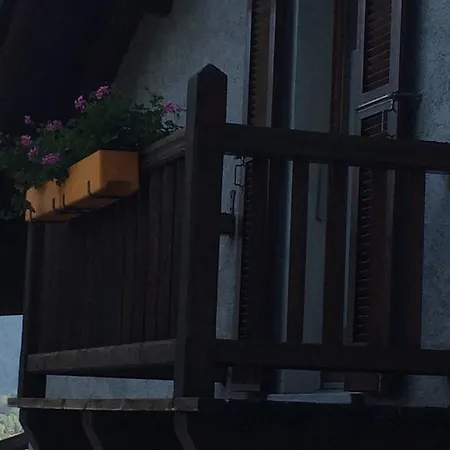 彭扎尼之家公寓 公寓 Verdasio